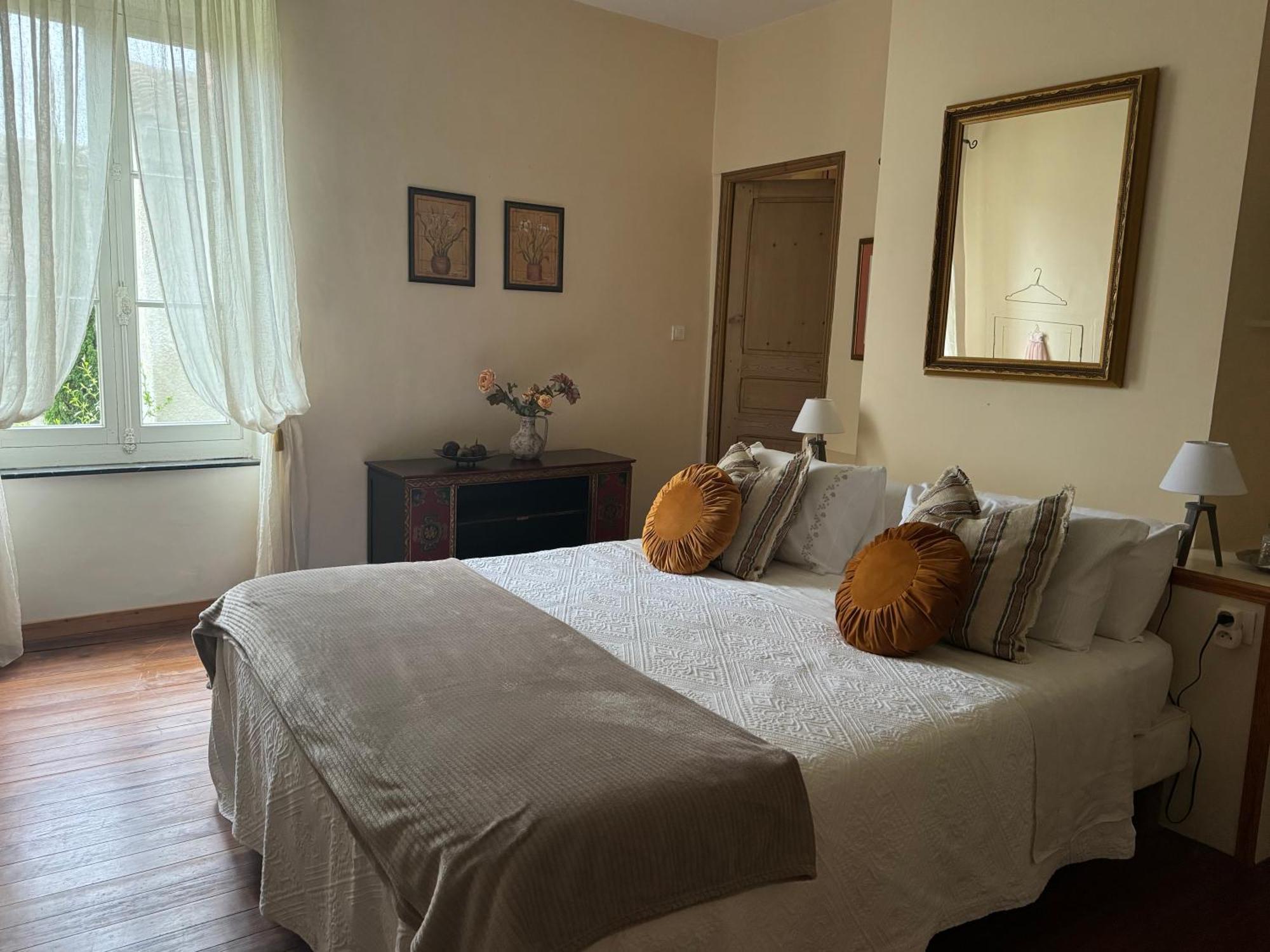 Bed and Breakfast Le Patio Des Senteurs Verzeille Esterno foto